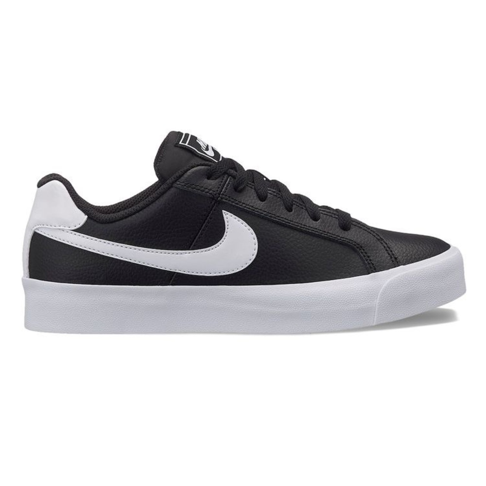 Nike Court Royale Size 8